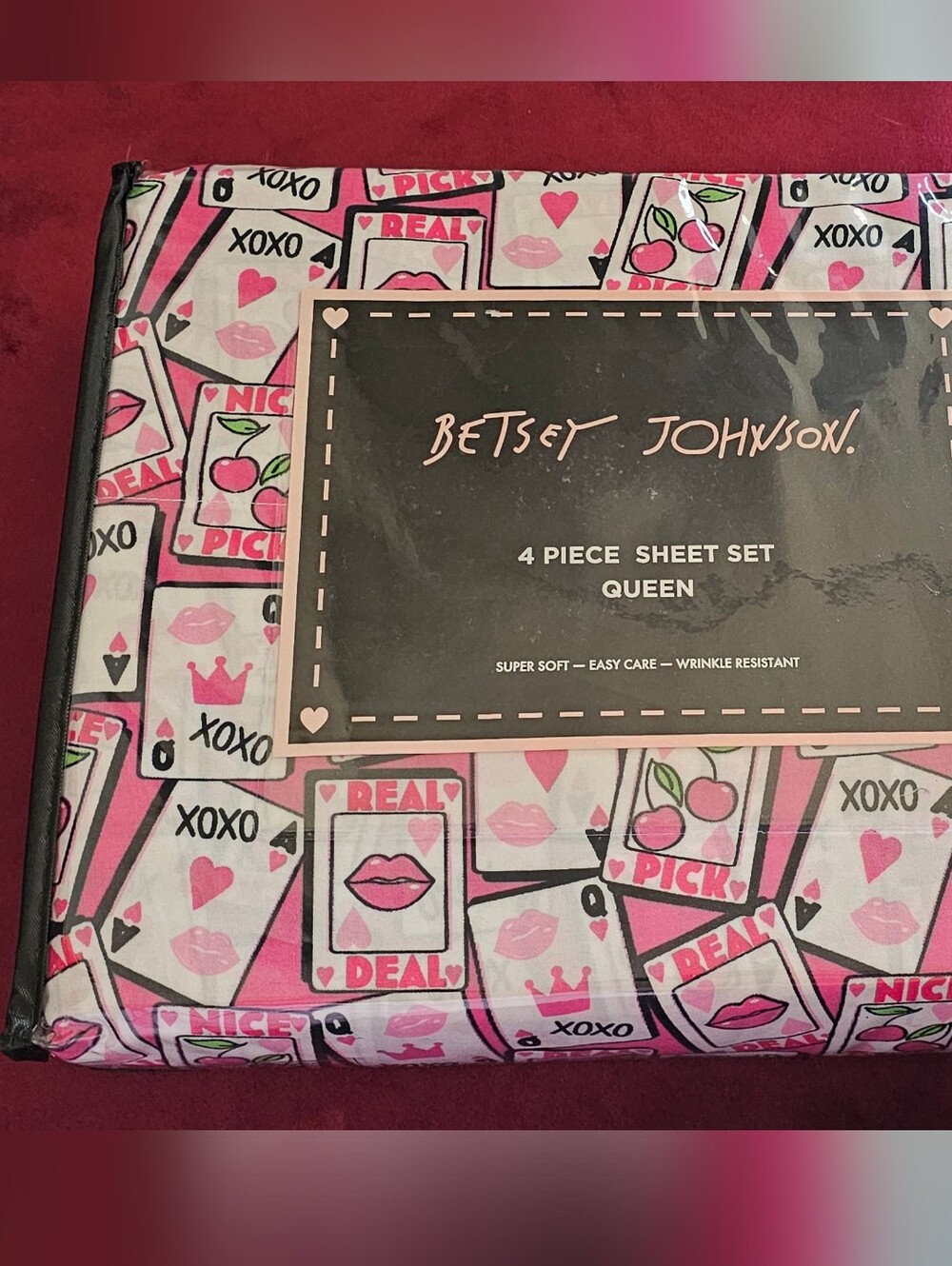Betsey Johnson Queen NWT Sheet Set